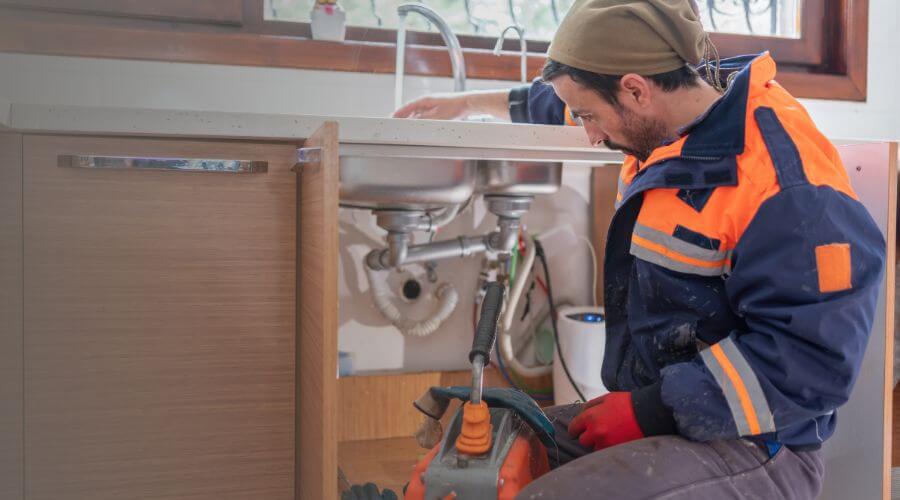 Local tankless water heater installation in Illiopolis, IL